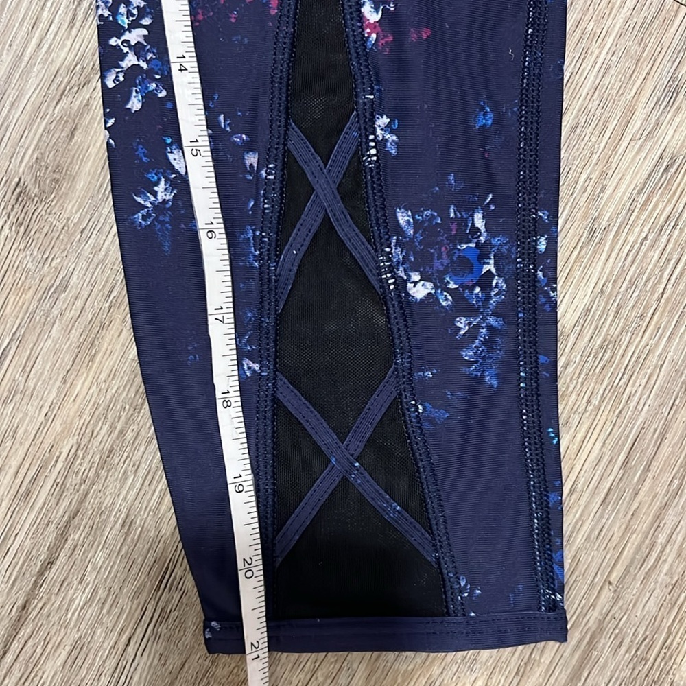 Lole Capri Leggings​​​​ - Picture 12 of 14